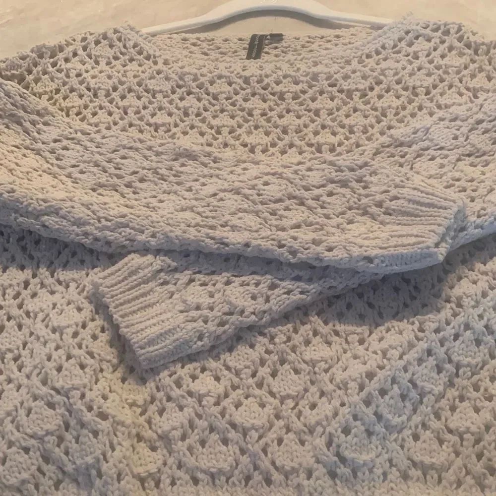 Crocheted Crop Sweater  - Picture 6 of 8